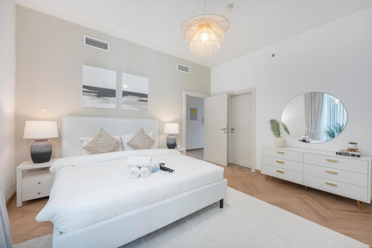 Apartment Cozy 1-bedroom For 4 In Marina! Dubai