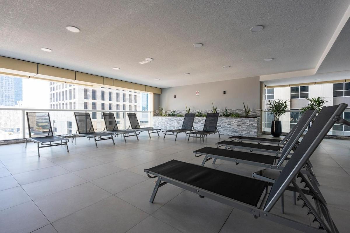 Cozy 1-bedroom For 4 In Marina! Dubai